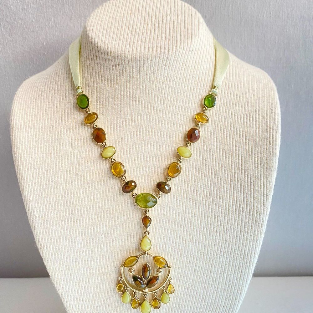 💎Dangling Pendant Necklace Brown Green Yellow Faceted StonesRibbon Neckline